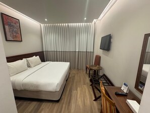 Egyptian cotton sheets, premium bedding, pillow-top beds - Rotana Al Mesk Hotel (Madinah)