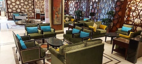 ๋ก๋น ๋ผ์ด์ง