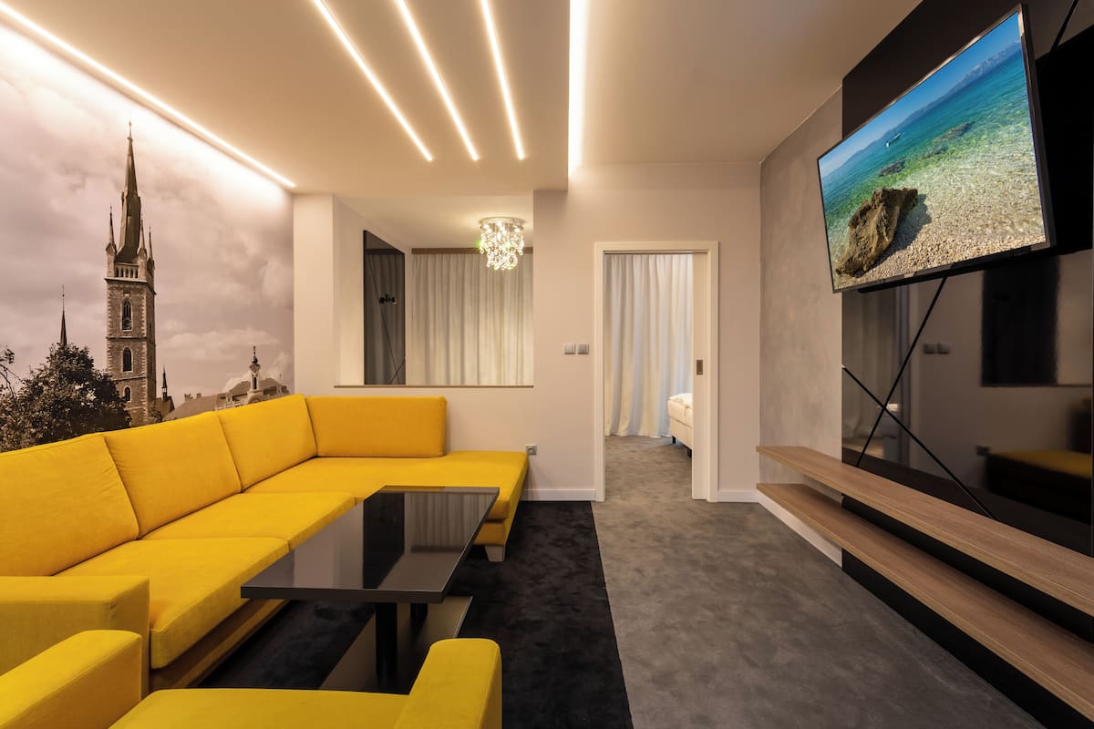 Deluxe Apartment
