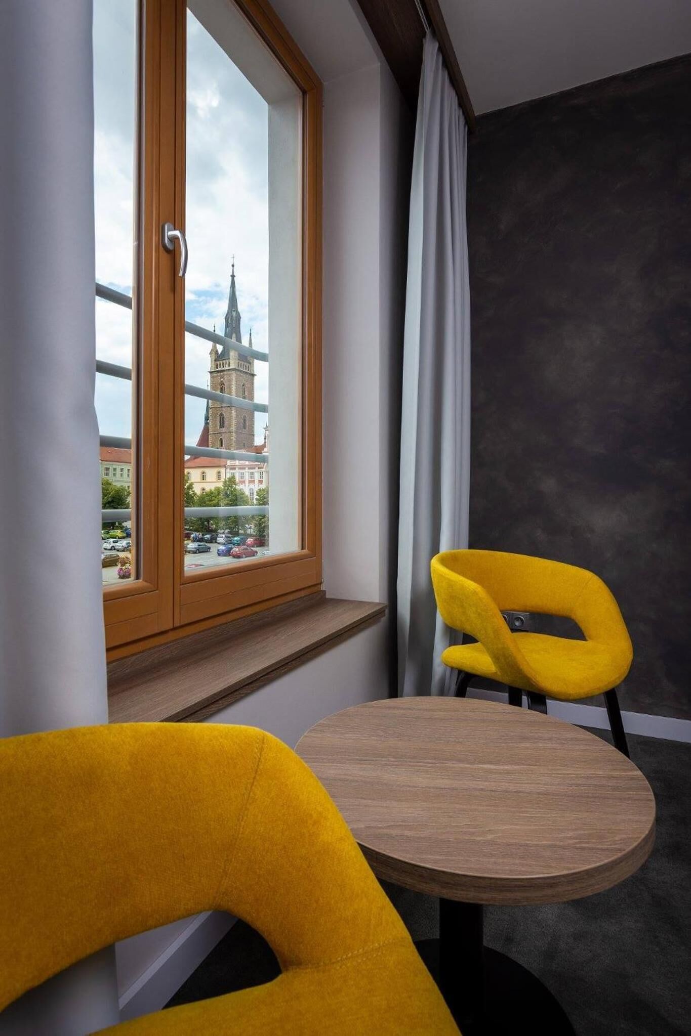 Literie hypoallergénique, minibar, coffres-forts dans les chambres