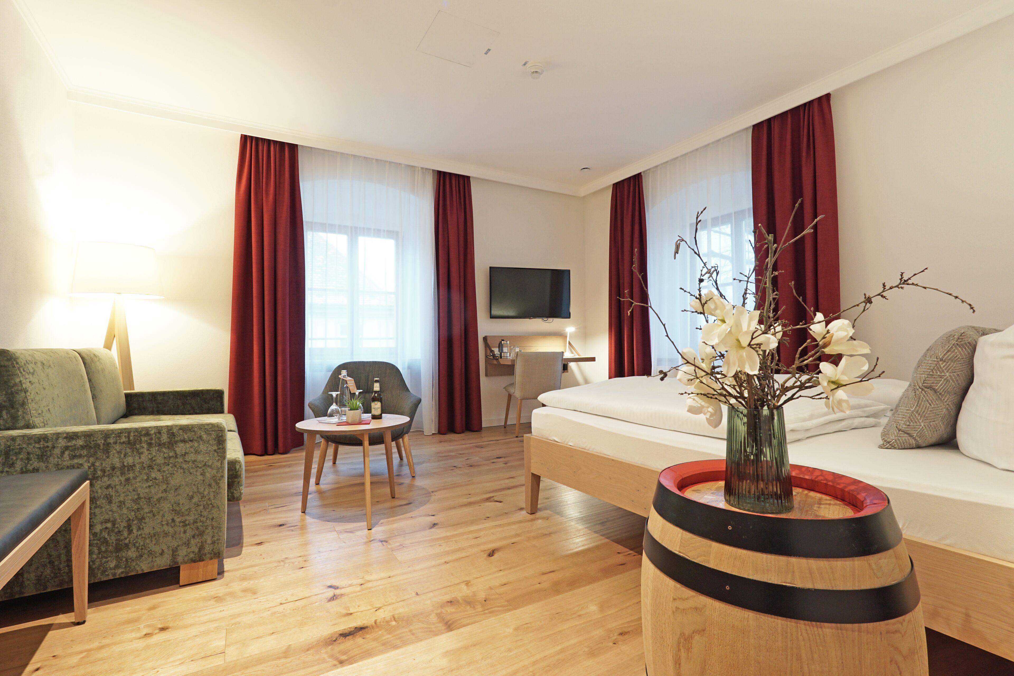 Suite estudio junior | Ropa de cama hipoalergénica y minibar 