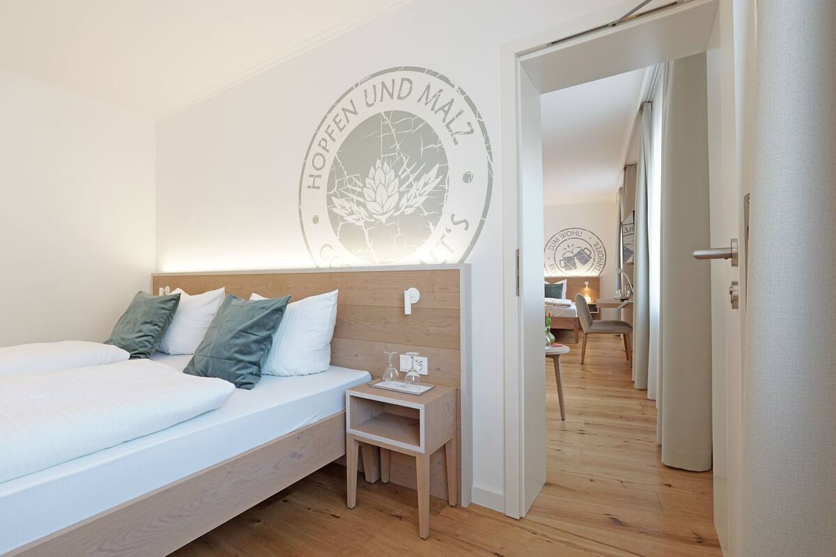 family room | 1 bedroom, hypo-allergenic bedding, minibar, in-room safe