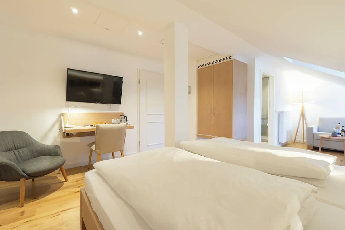 Hypo-allergenic bedding available, minibar, in-room safe, desk