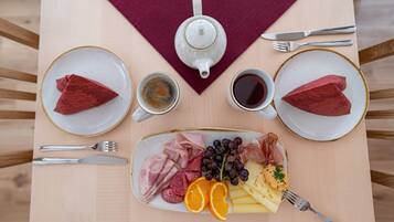 Tägliches inbegriffenes Frühstücksbuffet