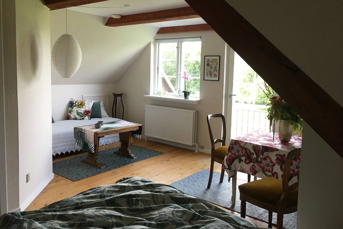 Double Room, Private Bathroom | Desk, WiFi (free), individually decorated, individually furnished