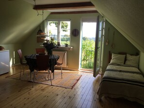 Apartment, 1 Bedroom, Private Bathroom | Living area