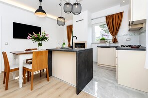 Apartment, 1 Bedroom | Private kitchen