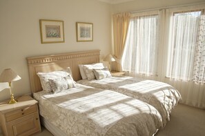 Comfort Townhome, Multiple Beds, Non Smoking, Golf View | 3 bedrooms, individually decorated, individually furnished - Villa 16 (Knysna)