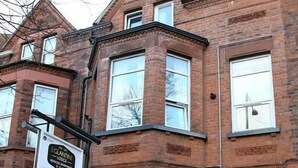 Exterior detail - Eglantine Lodge (Belfast)