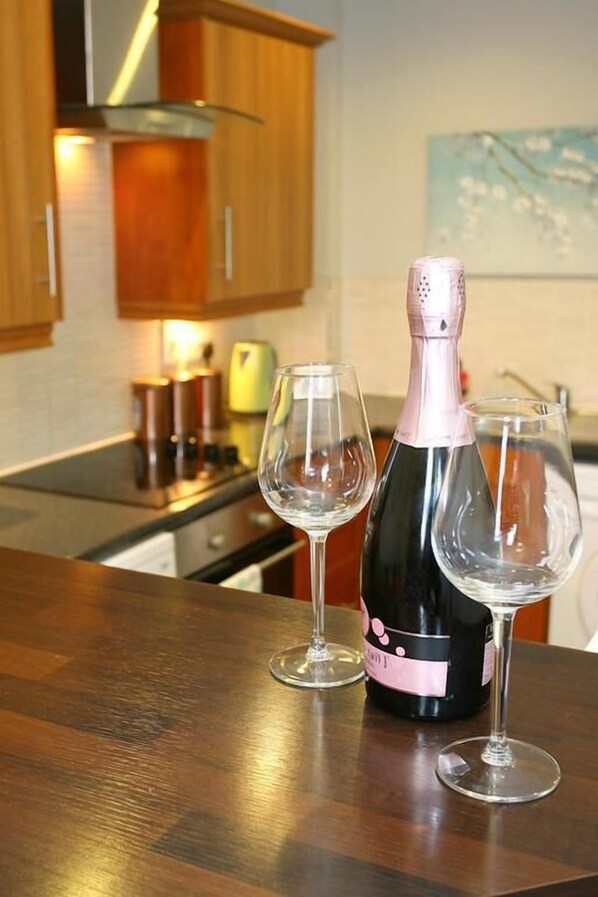 Individually decorated, individually furnished, blackout curtains - Eglantine Lodge (Belfast)