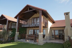 Front of property - Villa 2 (Knysna)