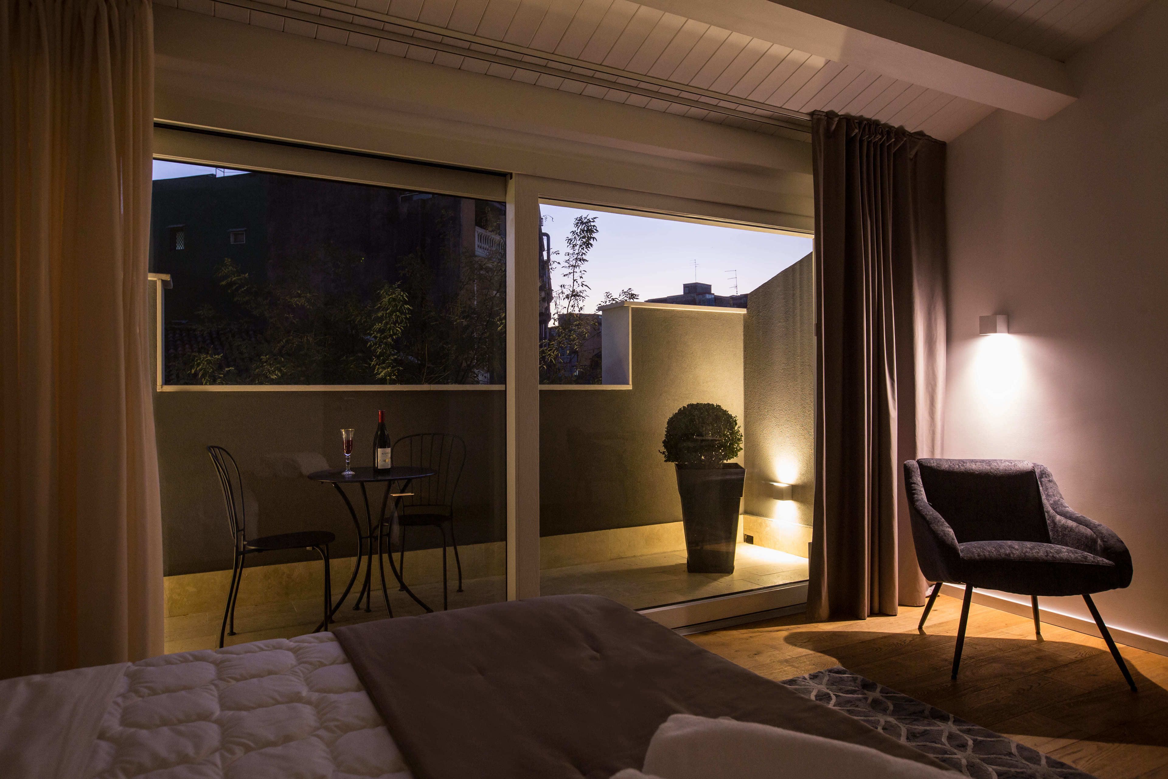 Suite Junior, 1 grand lit, terrasse, vue ville | Vue de la chambre