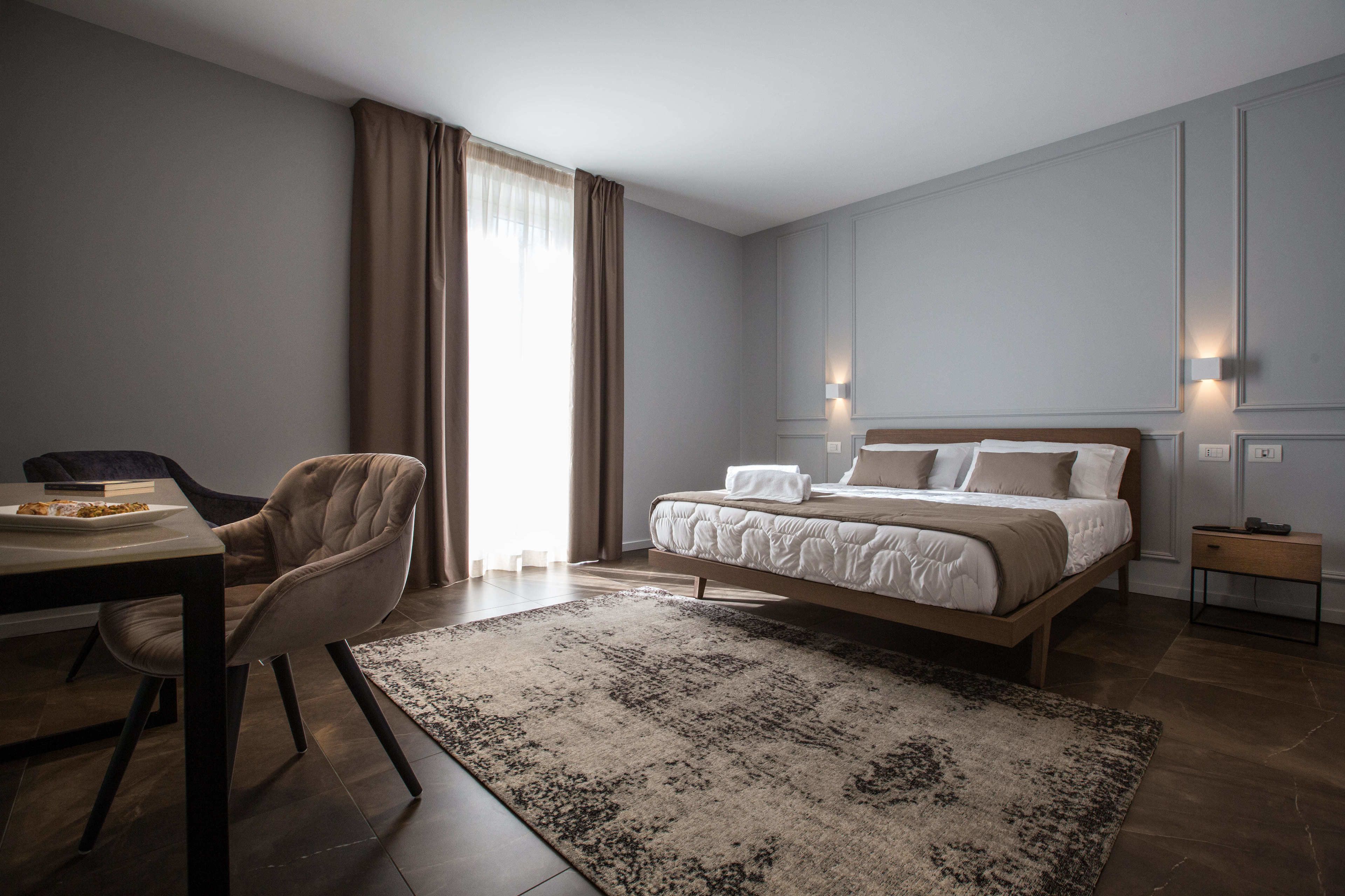 套房, 1 张大床和 1 张沙发床, 阳台 | 意大利 Frette 床单、高档床上用品、羽绒被、迷你吧