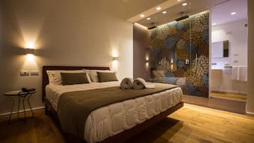 Junior Suite, 1 Queen Bed, Terrace | Frette Italian sheets, premium bedding, down comforters, minibar