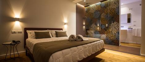 Junior-sviitti, 1 keskisuuri parisänky, terassi | Italialaiset Frette-lakanat, ylelliset vuodevaatteet, untuvapeitot