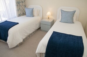 4 habitaciones, decoración personalizada y muebles diferentes 