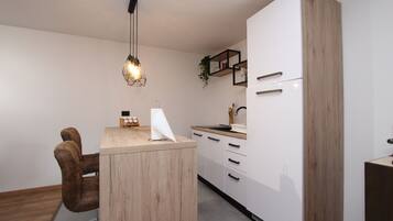 Apartment, 1 Bedroom (Mali) | Private kitchen | Fridge, stovetop, coffee/tea maker, electric kettle