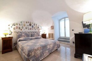 3 bedrooms, iron/ironing board, Internet, bed sheets - ORANGE HOUSE AMALFI CENTER (Amalfi)
