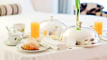 Free daily continental breakfast