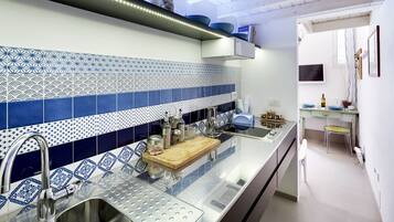 Cookware/dishes/utensils