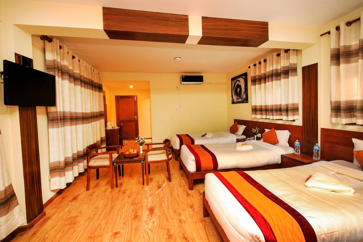 Select Comfort beds, in-room safe, desk, blackout curtains