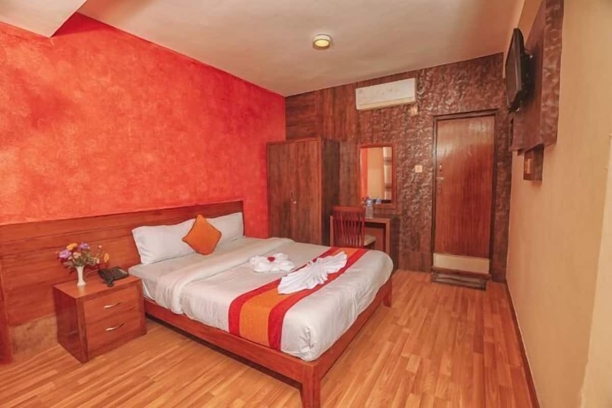 Select Comfort beds, in-room safe, individually decorated