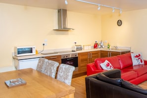 Familien-Ferienhaus, Mehrere Betten, Nichtraucher | Eigene Küche | Kühlschrank, Mikrowelle, Ofen, Herdplatte