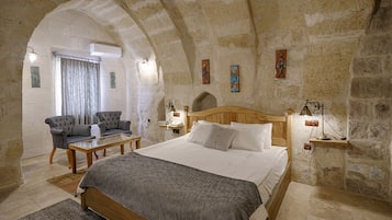 Premium bedding, minibar, in-room safe, free WiFi