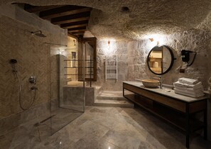Suite | Bathroom | Free toiletries, hair dryer, slippers, towels - Henna Hotel - Adults Only (Nevsehir)