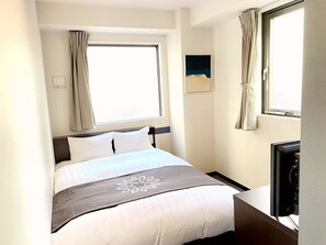 Business Double Room, 1 Double Bed, Non Smoking, City View | Down comforters, blackout drapes, soundproofing, iron/ironing board - Floral Hotel Sakaisujihonmachi Osaka (Osaka)