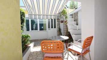 Studio | Terrace/patio