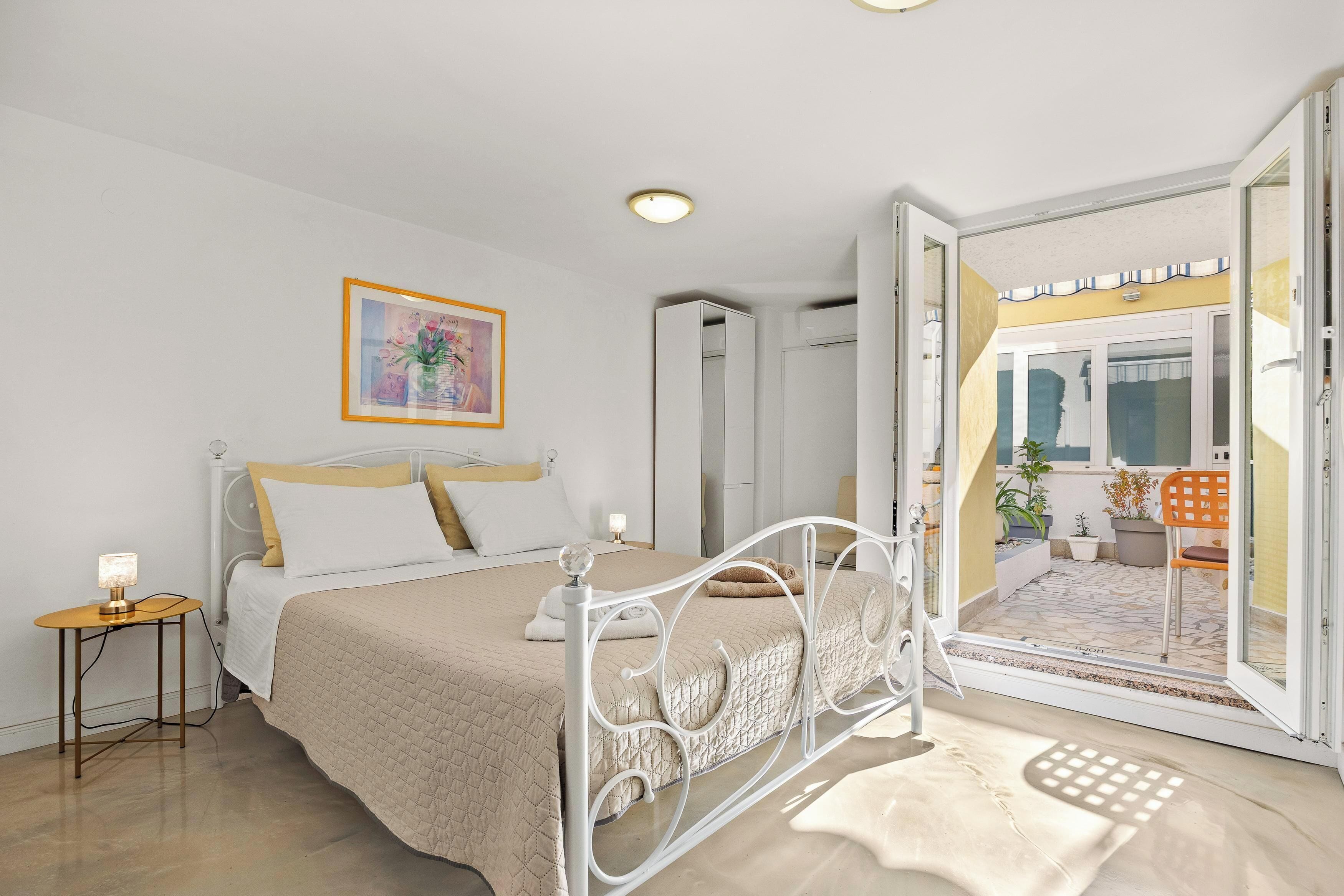 مكواة/لوح كي وواي فاي مجانًا وملاءات أسرّة