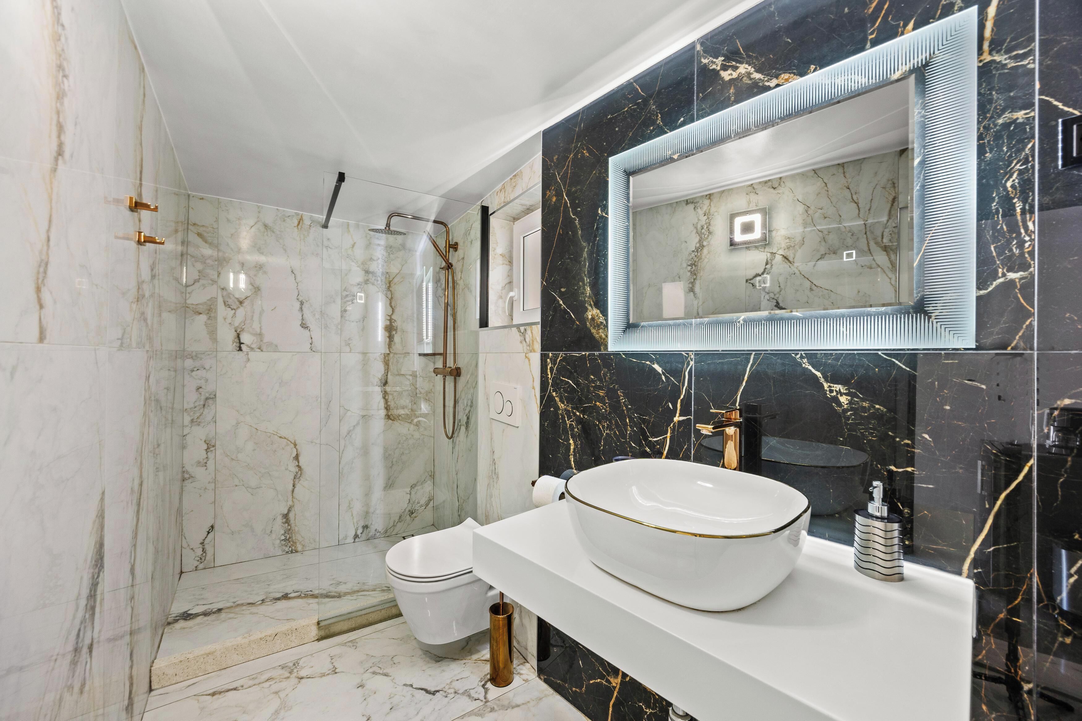 Studio, Terrace | Bathroom | Hair dryer, towels