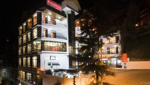 Front of property - Broadways Inn (Manali)