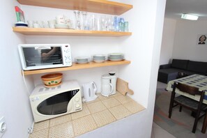 Apartment, 2 Bedrooms (4) | Private kitchen | Fridge, stovetop, coffee/tea maker, electric kettle - Apartments Lora (Rovinj)