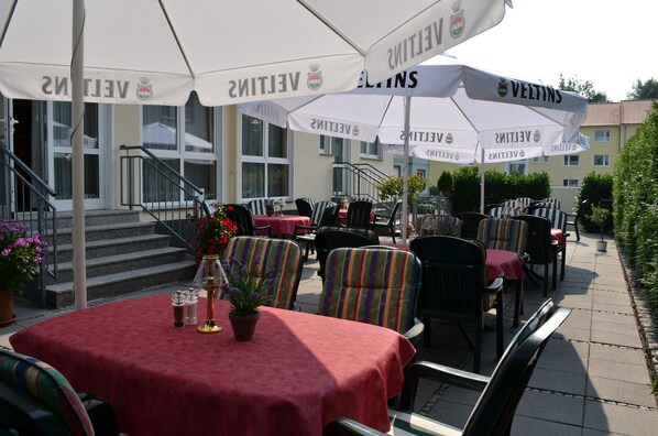 Terrace/patio - Hotel Restaurant Am Park (Waltrop)