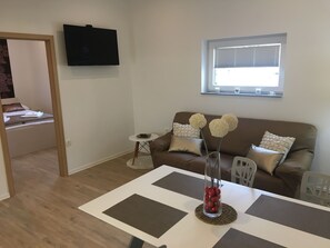 Apartment, 2 Bedrooms (Gold) | Egyptian cotton sheets, premium bedding, down duvets, pillow-top beds - Apartments SHISHKA (Ljubljana)