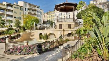 Enceinte de lâhĂ©bergement