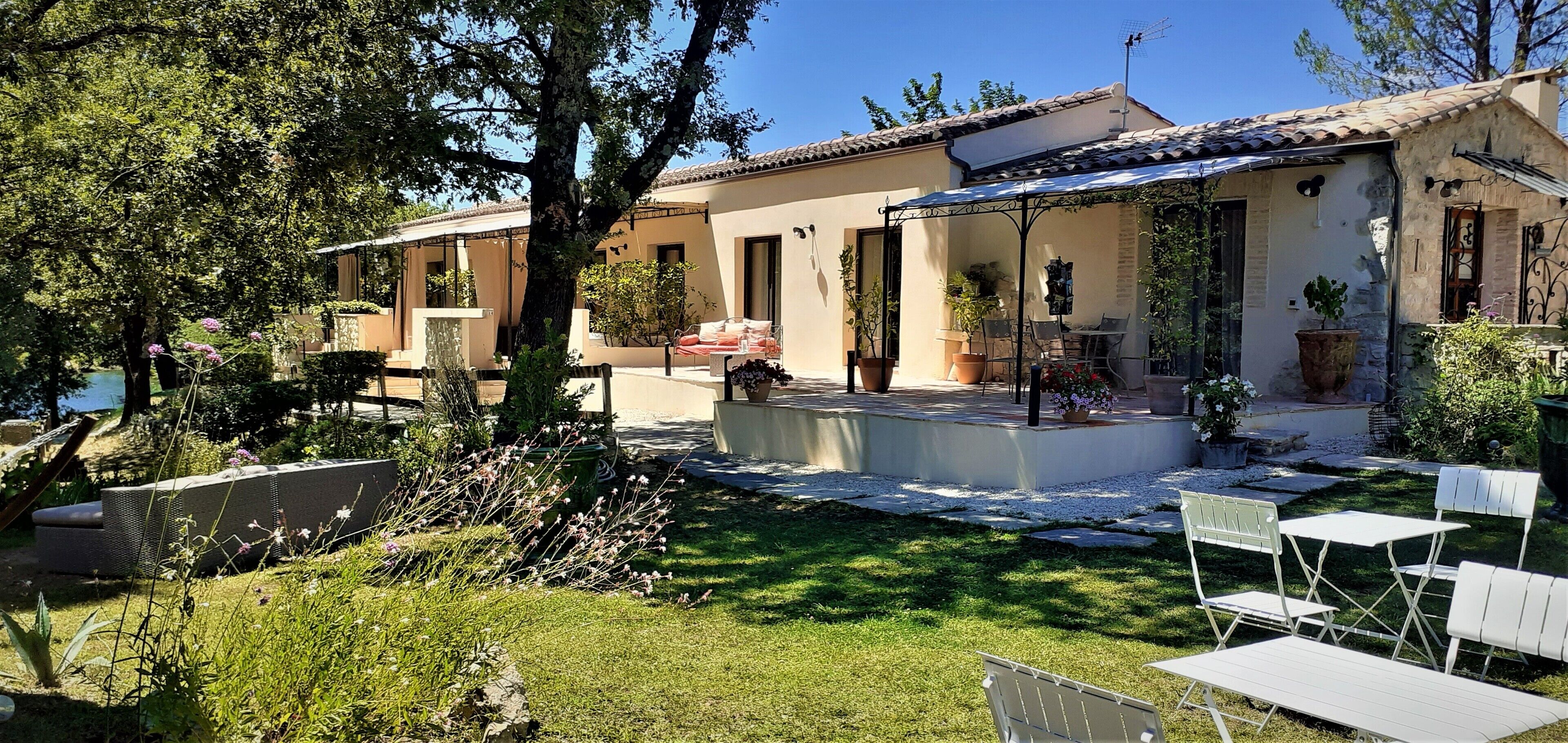 Mặt tiền nơi lưu trú