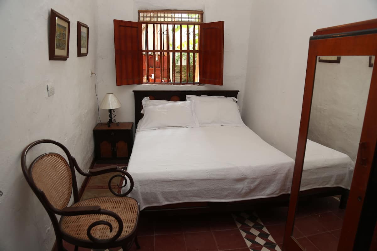 Habitación doble estándar, 1 cama matrimonial, para no fumadores | Ropa de cama de alta calidad, edredón y camas Select Comfort 