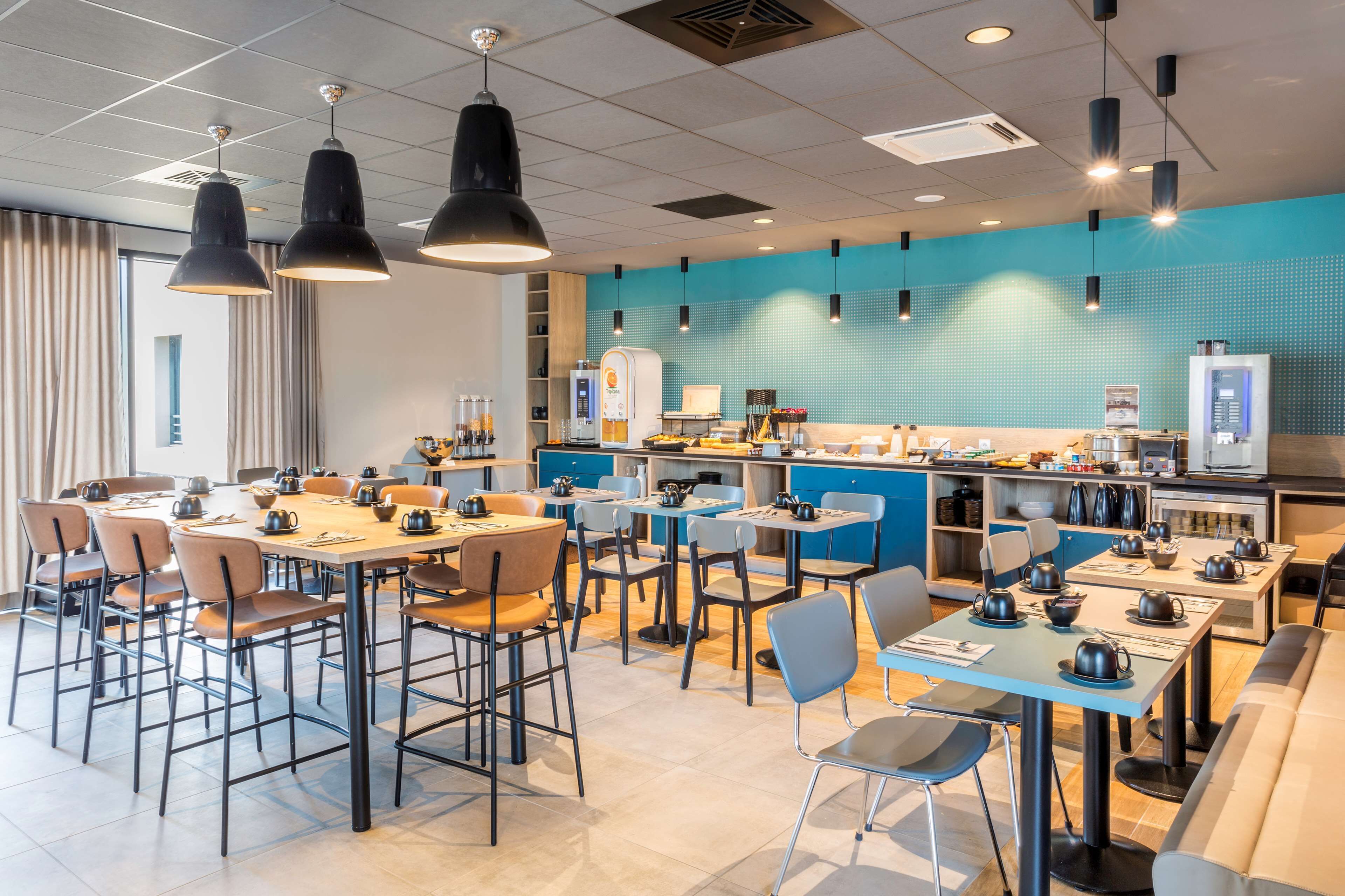 daily buffet breakfast (eur 15 per person)