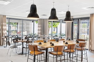 Petit déjeuner buffet servi tous les jours en supplément