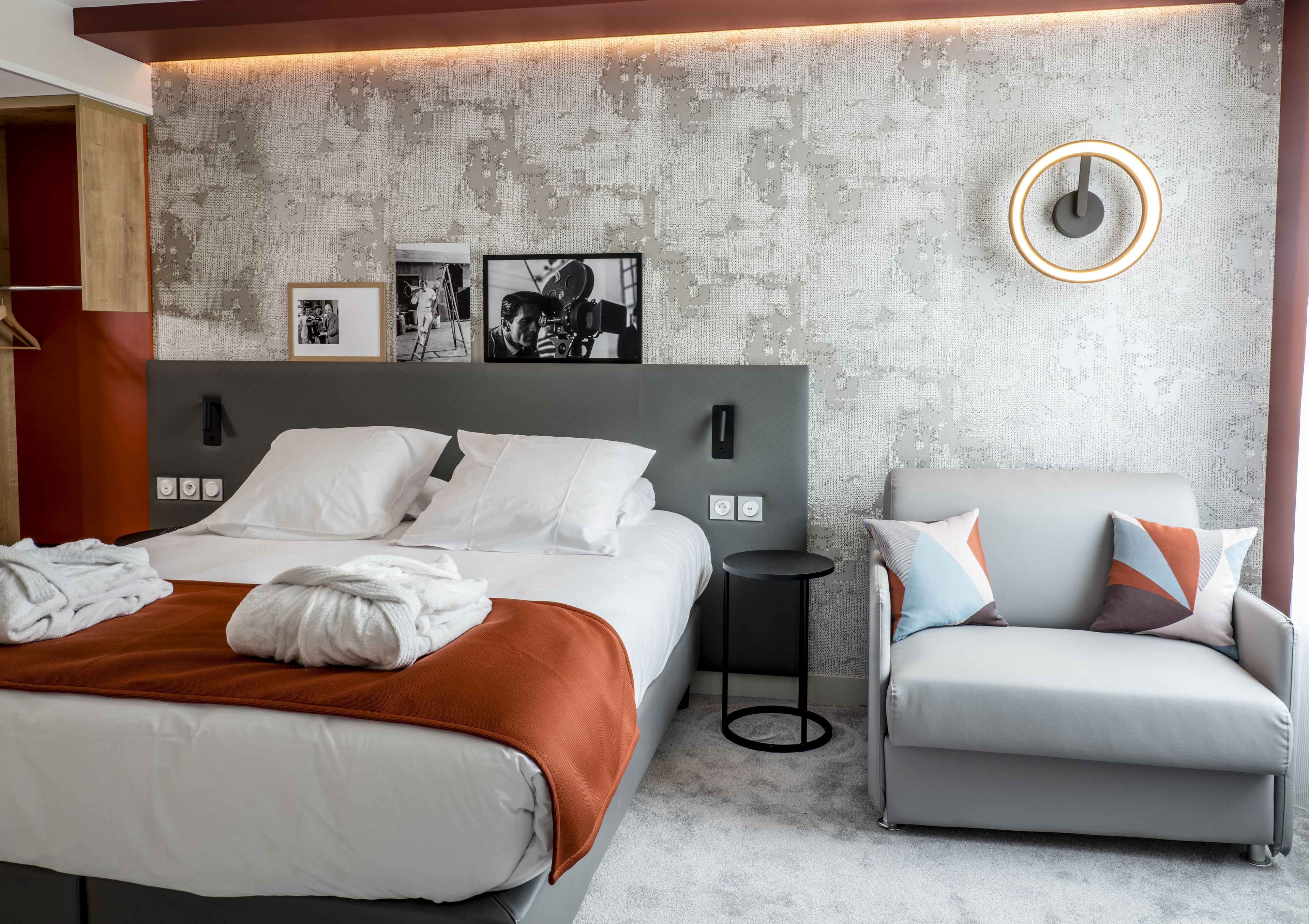 standard room, 1 queen bed, non smoking (with sofabed) | premium bedding, in-room safe, individually furnished, desk