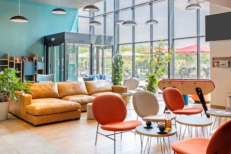 Lobby. Best Western Dijon Quetigny