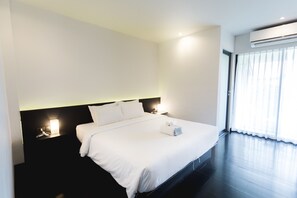 Kahden hengen standard-huone | Ilmaiset minibaarituotteet, tallelokero huoneessa, työpöytä