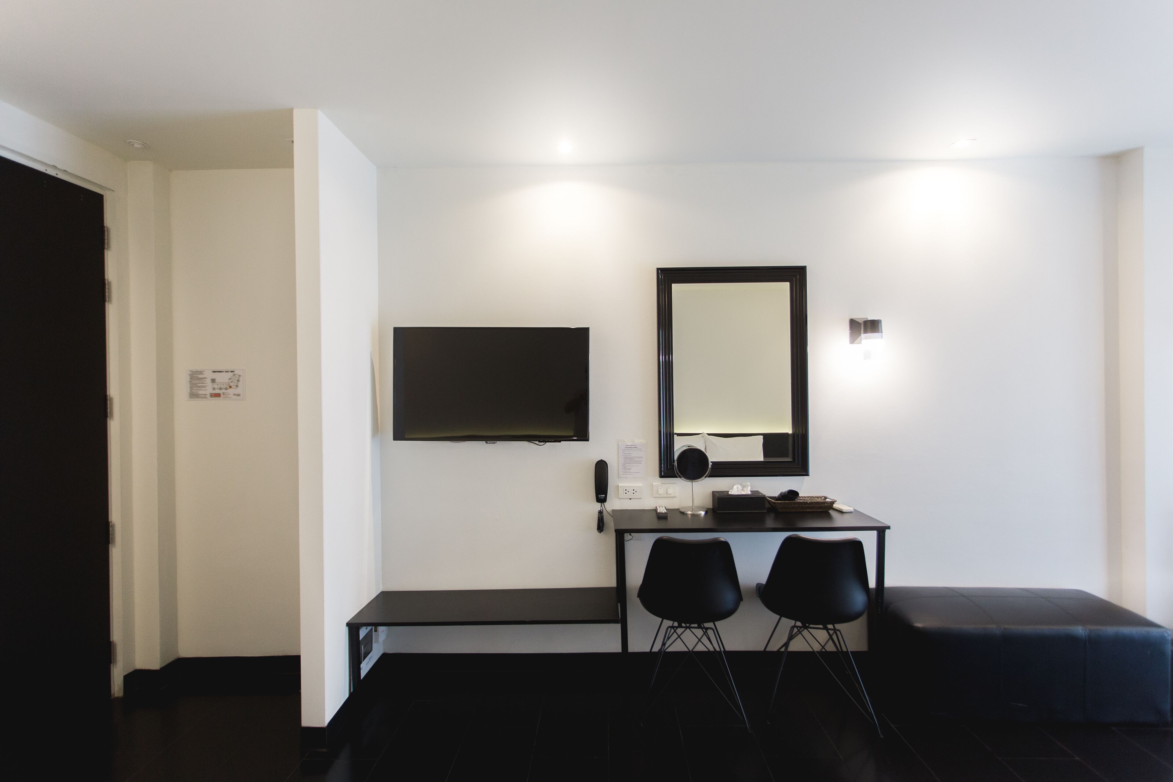 family room | 1 bedroom, free minibar, in-room safe, desk