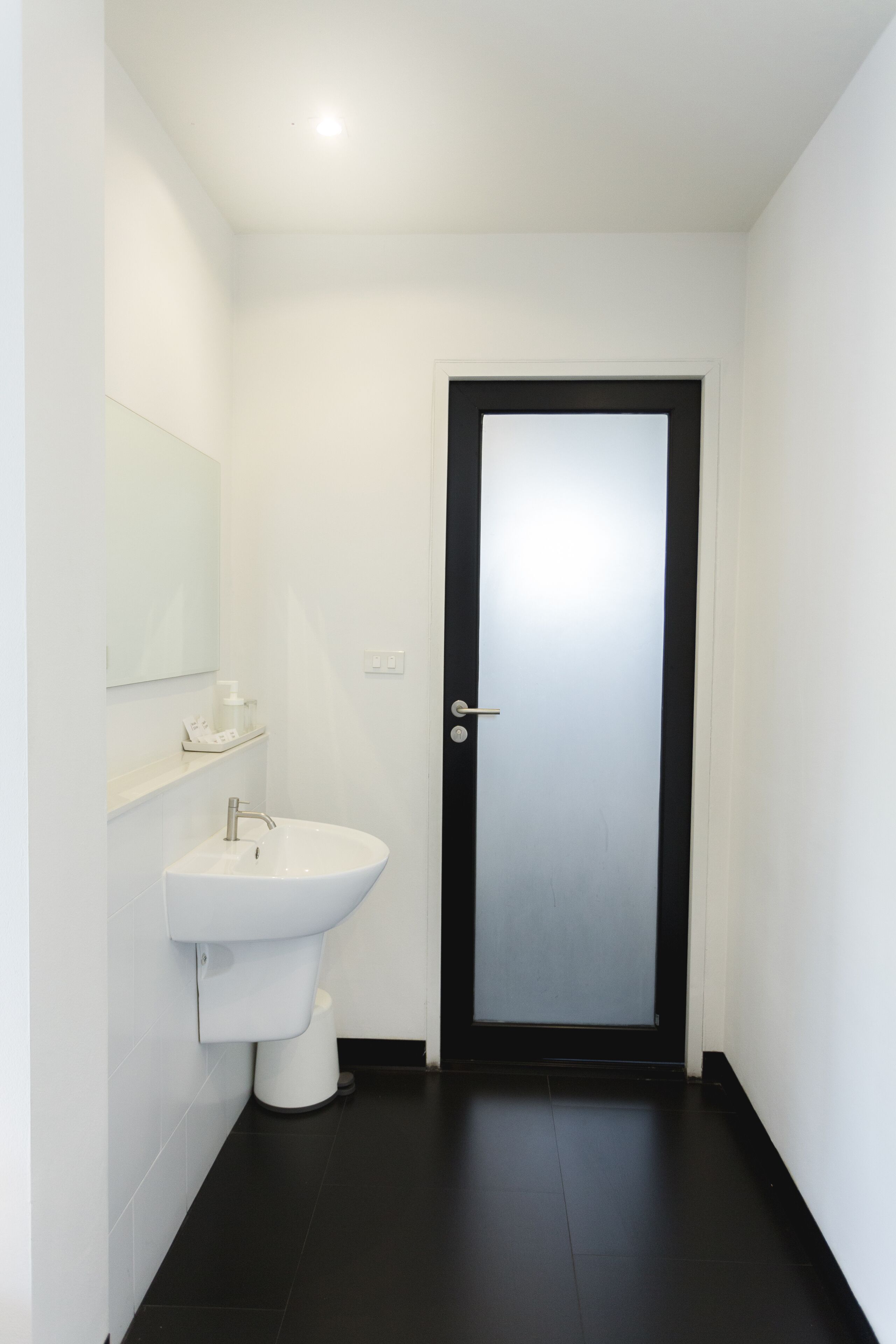 standard double room | 1 bedroom, free minibar, in-room safe, desk