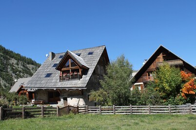 Chalet de 200m2 del siglo 18 con sauna, chimenea y jacuzzi.