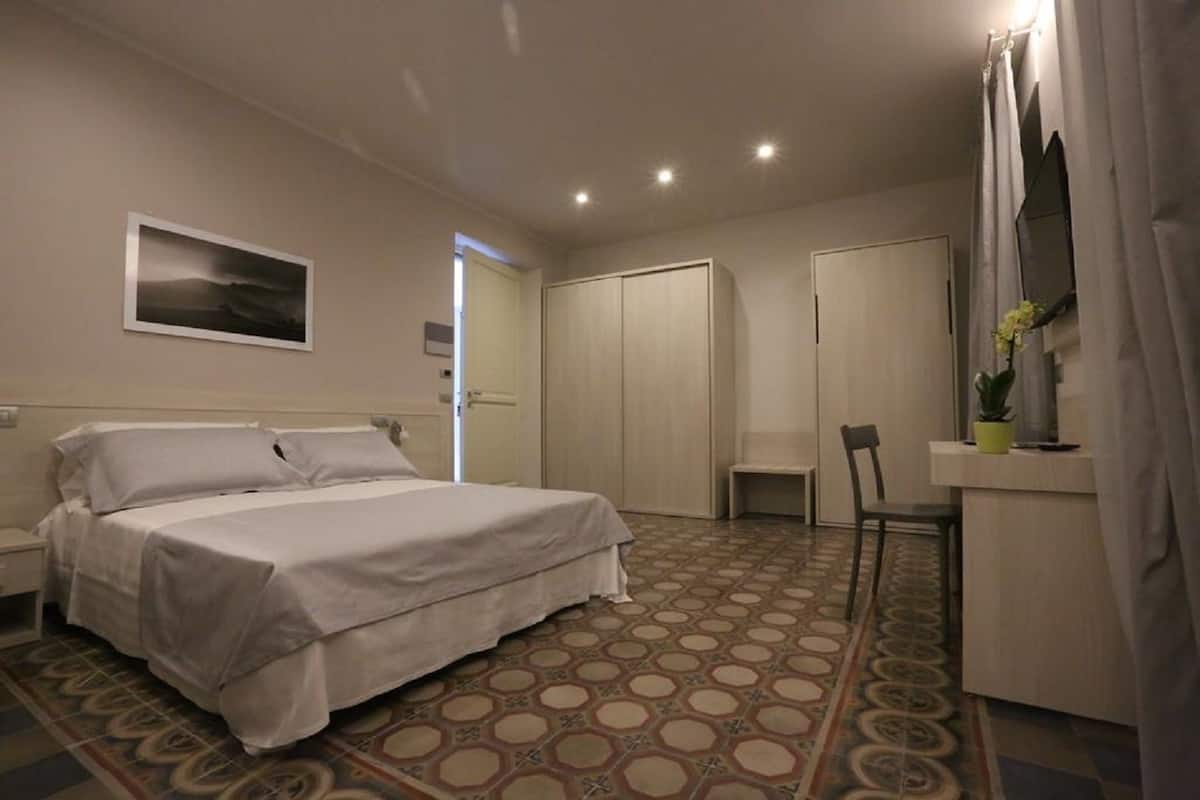 Tripla Executive, terrazzo | Una cassaforte in camera, una scrivania, Wi-Fi gratuito, lenzuola