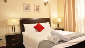 1 bedroom, desk, laptop workspace, WiFi (free) - Sherry Homes Fahari II (Nairobi)